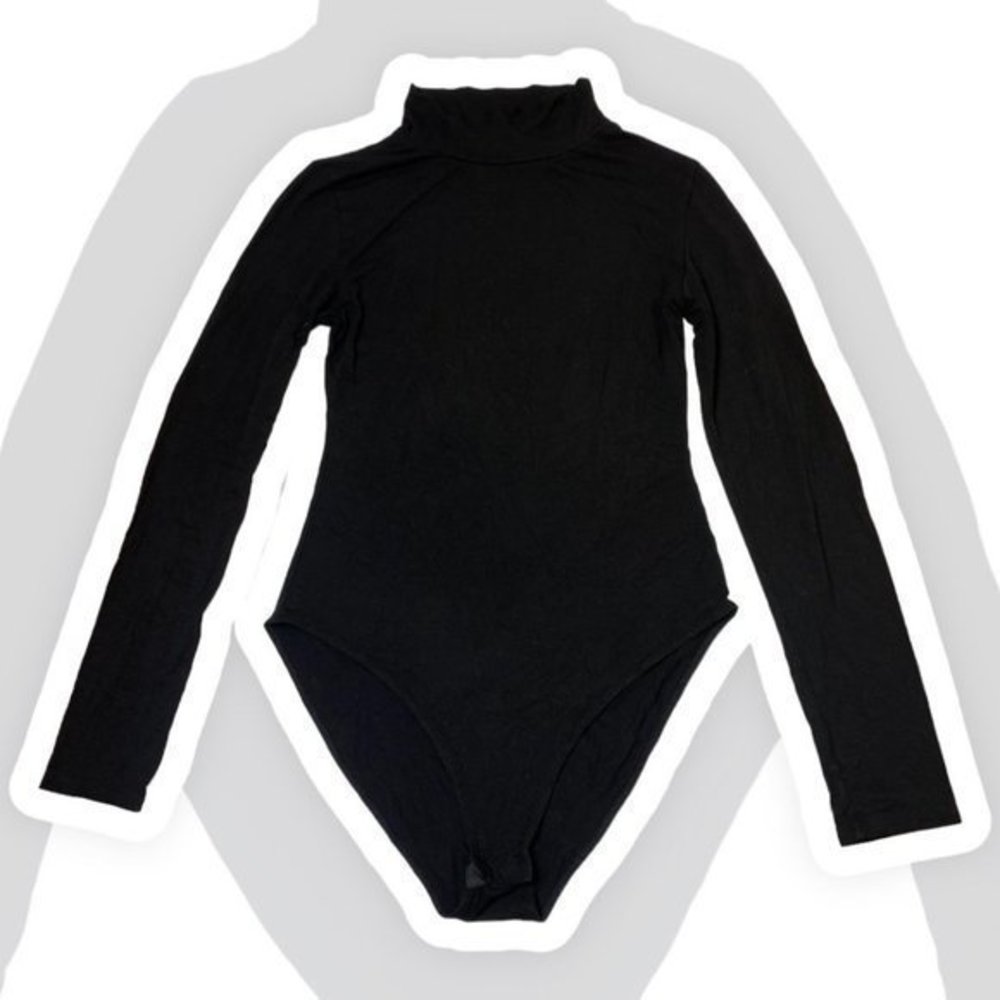 Mangopop Long Sleeve Turtle Neck Bodysuit- size small